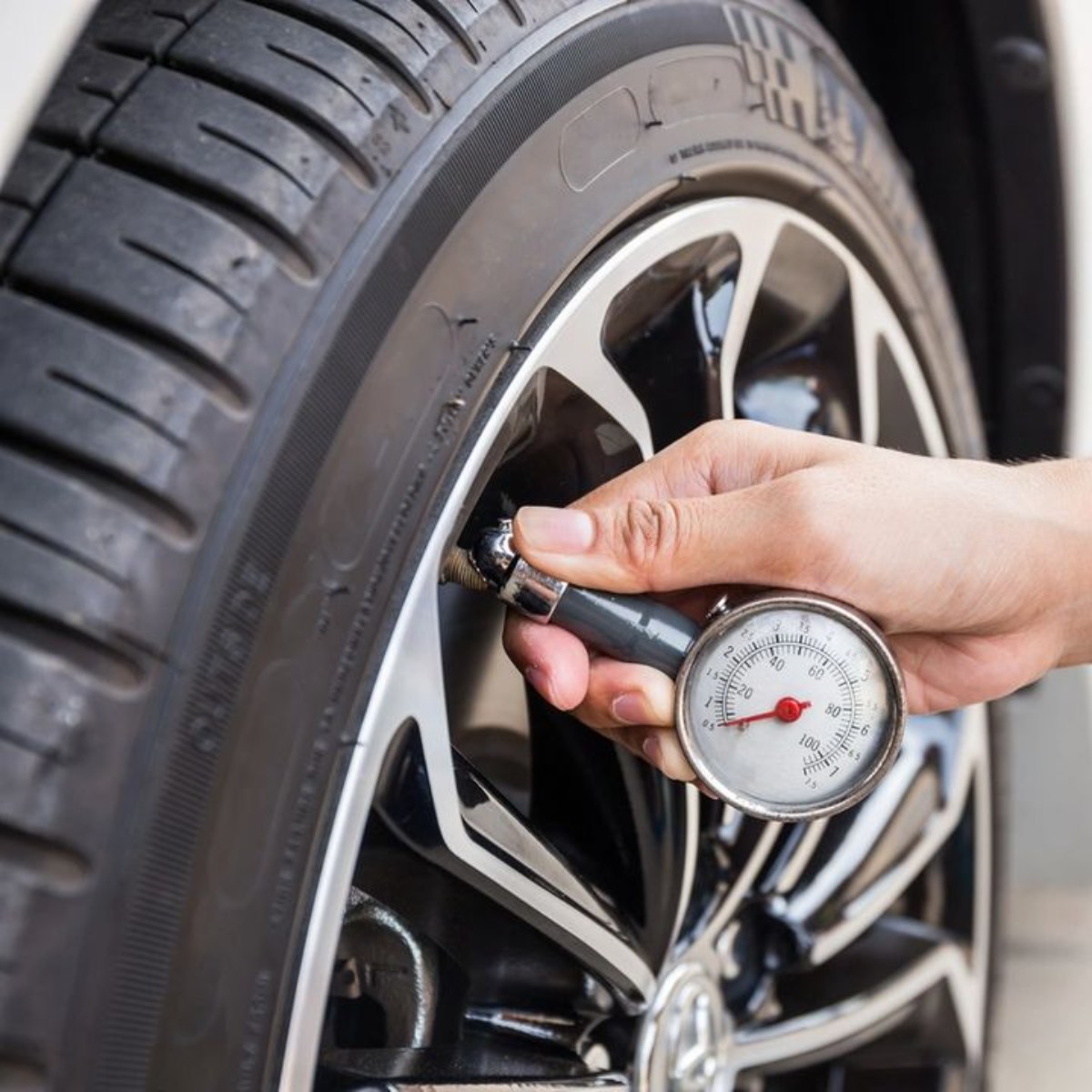 Expert Tire Pressure Service in Detroit, MI